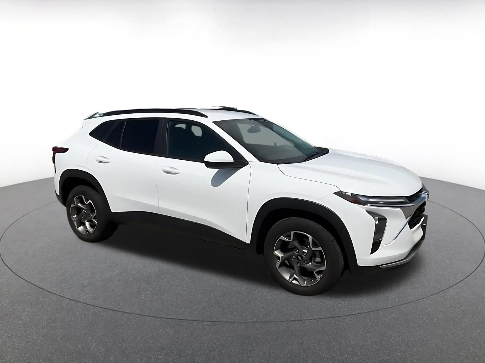 Thumbnail: 2025 Chevrolet Trax - 2
