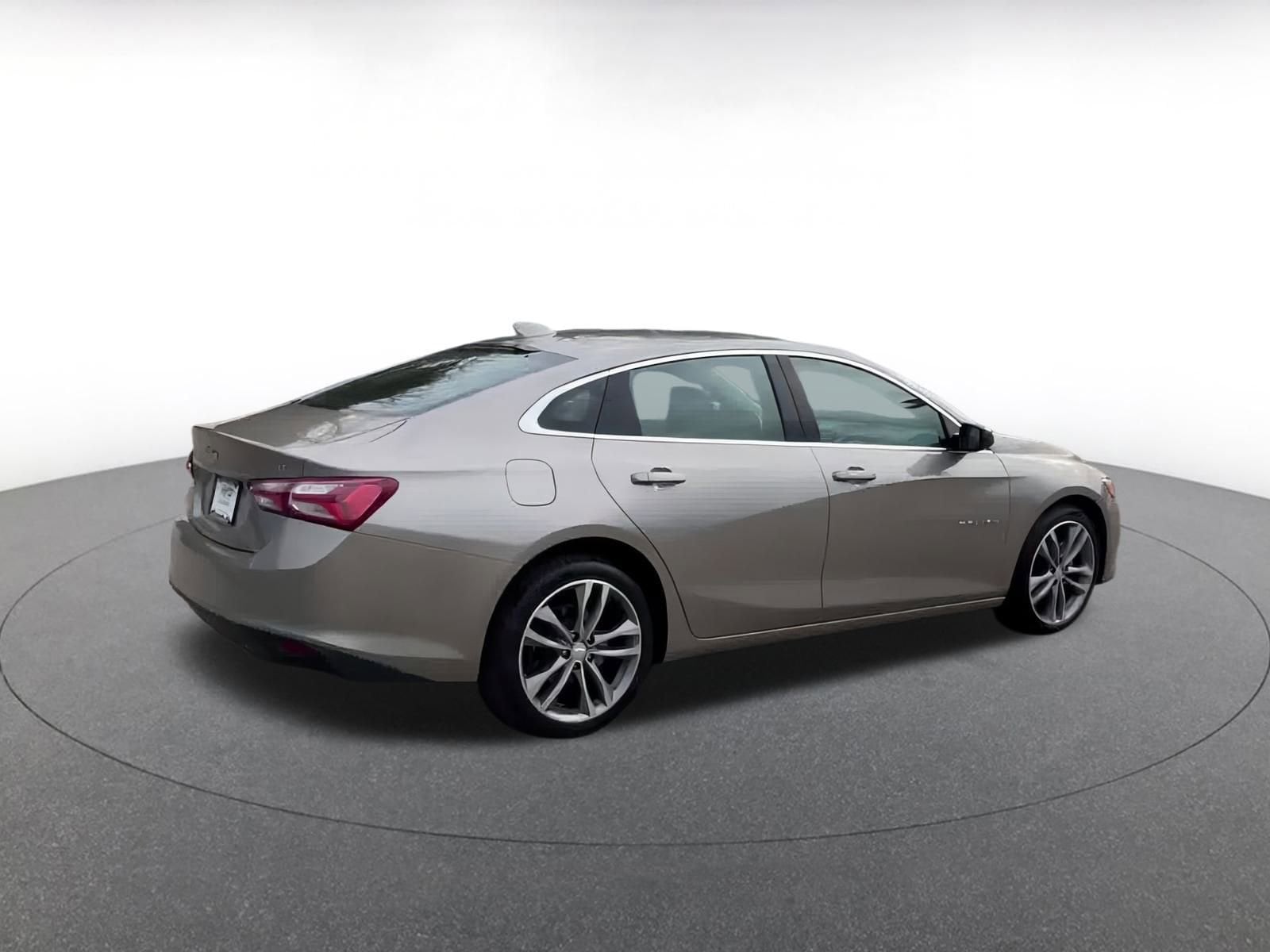 Thumbnail: 2024 Chevrolet Malibu - 12