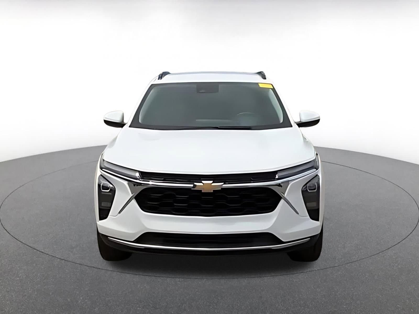 Thumbnail: 2025 Chevrolet Trax - 4
