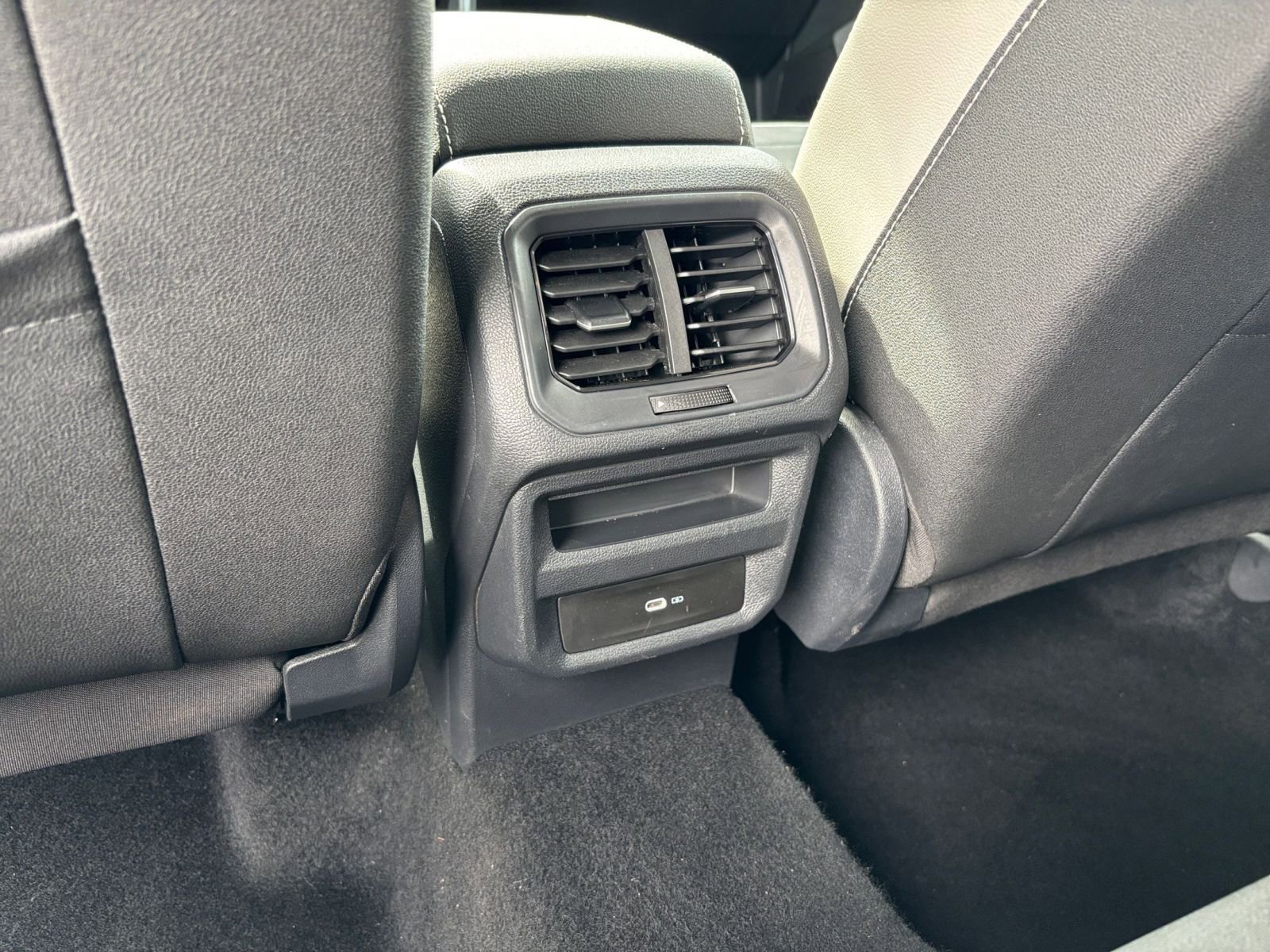 Thumbnail: 2025 Volkswagen Taos - 23