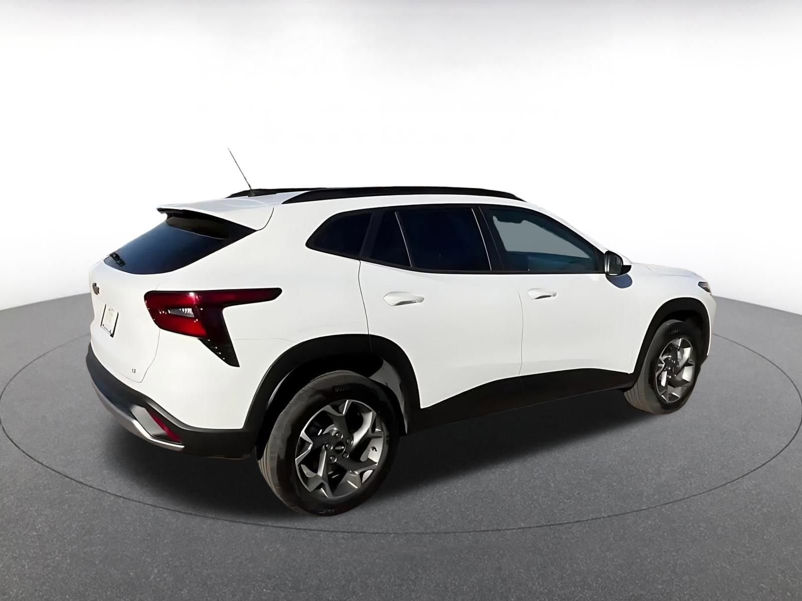 Thumbnail: 2025 Chevrolet Trax - 15