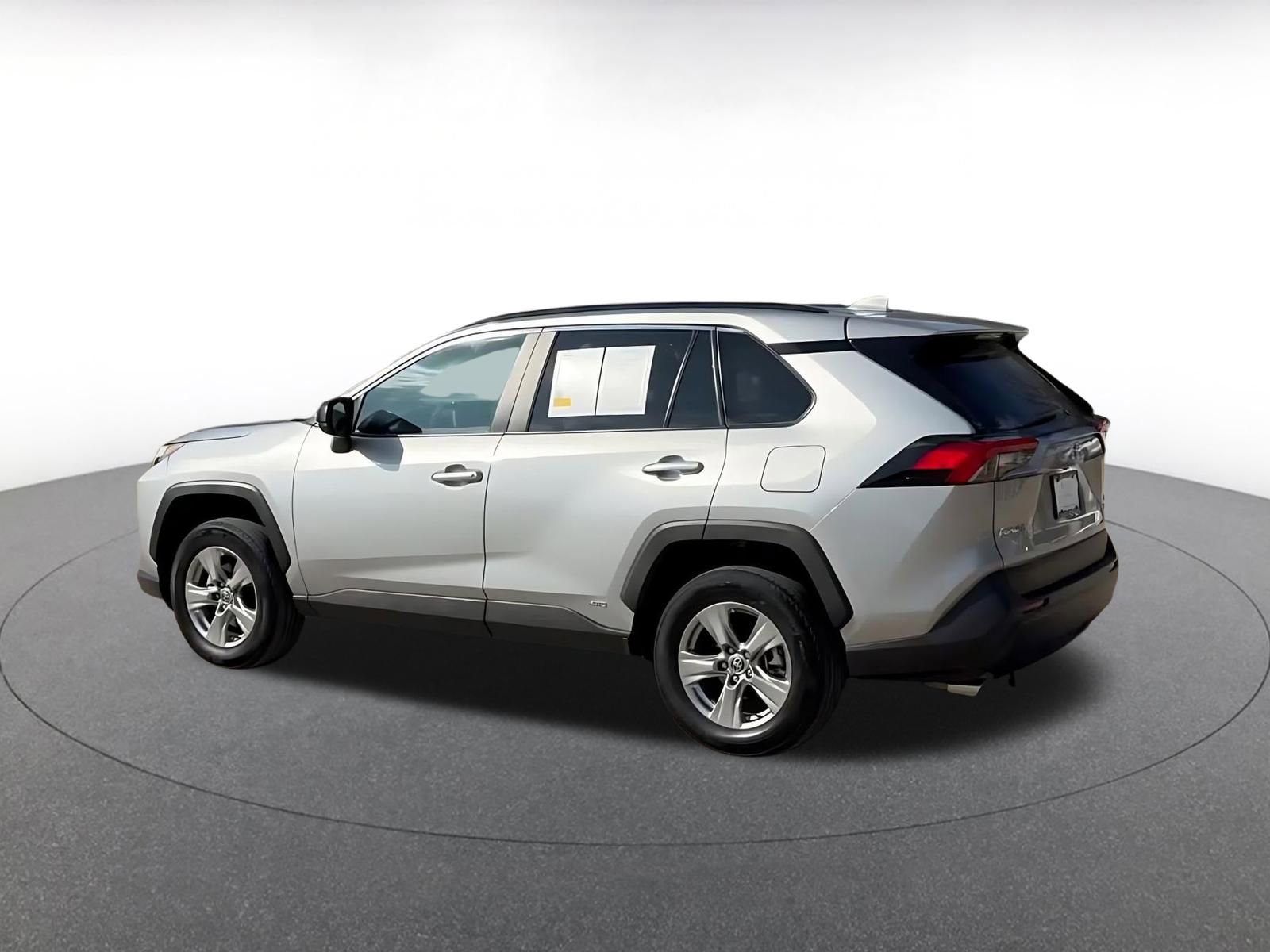 Thumbnail: 2025 Toyota RAV4 - 10