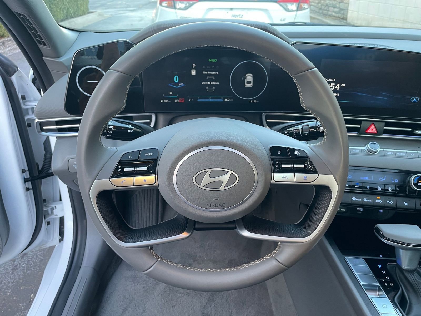 Thumbnail: 2025 Hyundai Elantra - 25