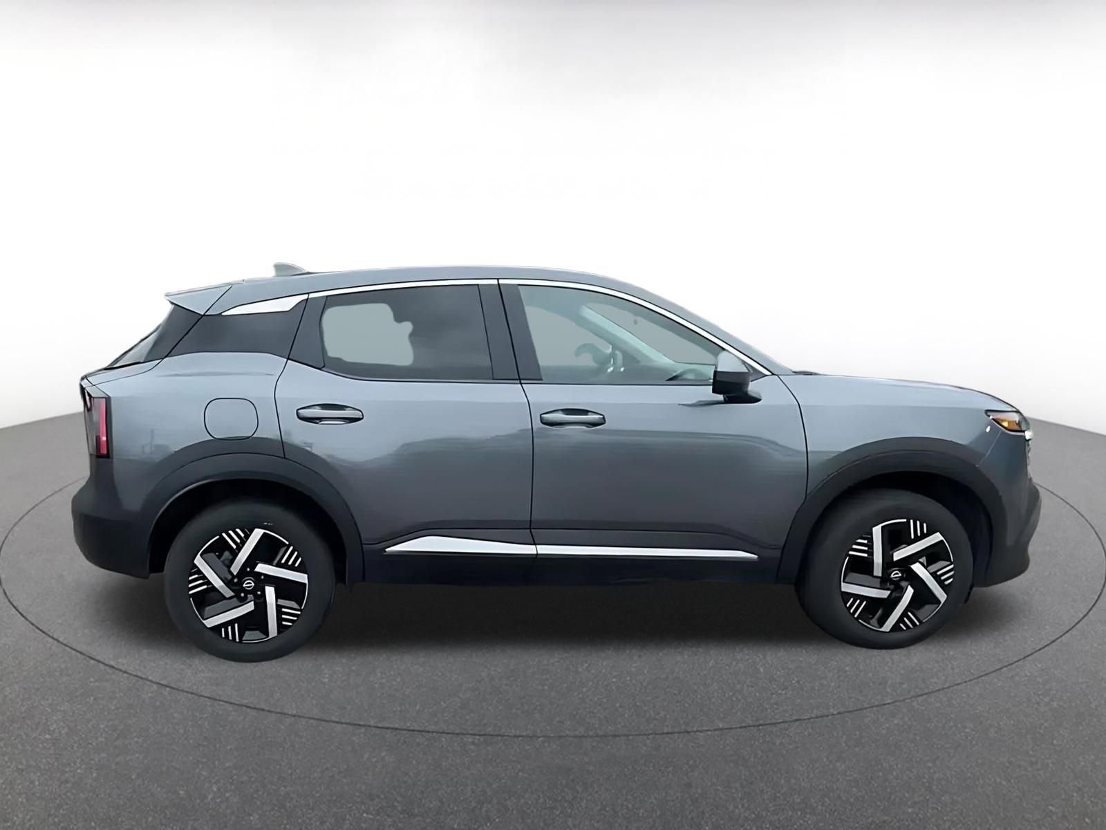 Thumbnail: 2025 Nissan Kicks - 16