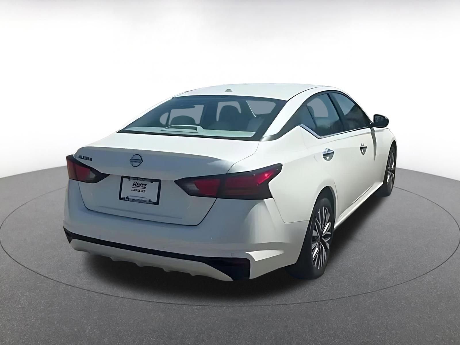 Thumbnail: 2025 Nissan Altima - 14