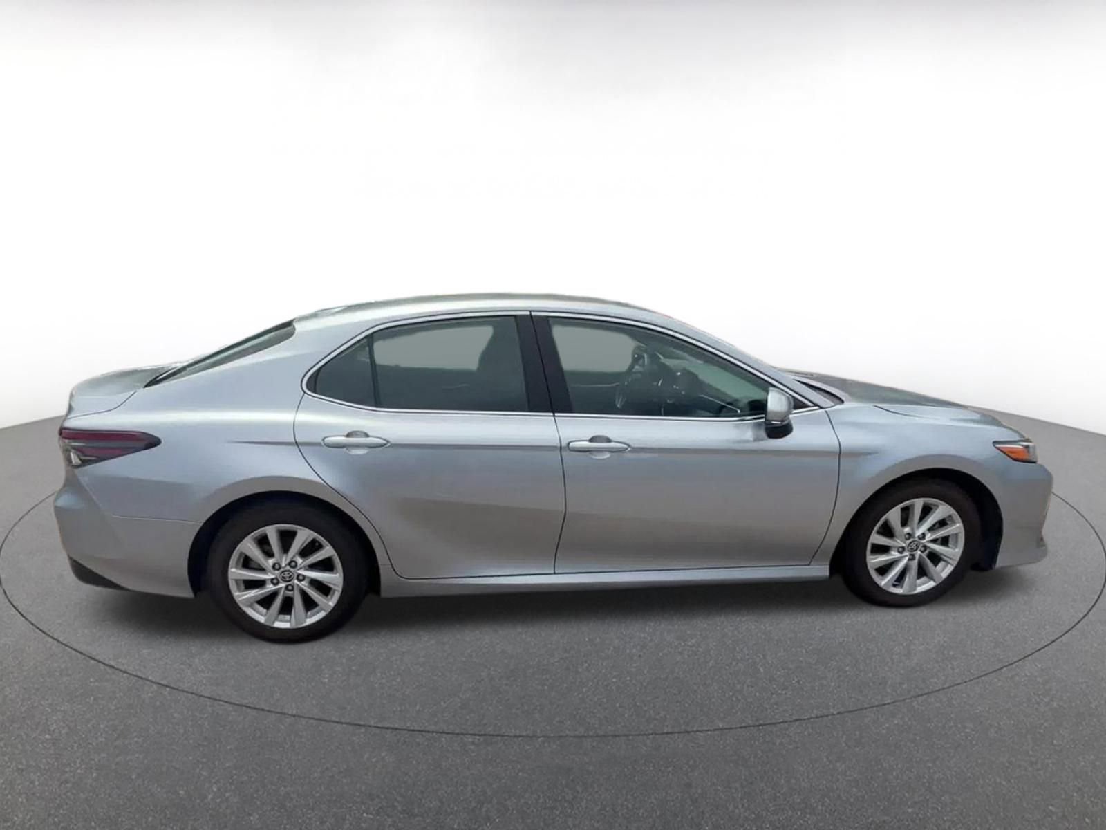 Thumbnail: 2023 Toyota Camry - 16
