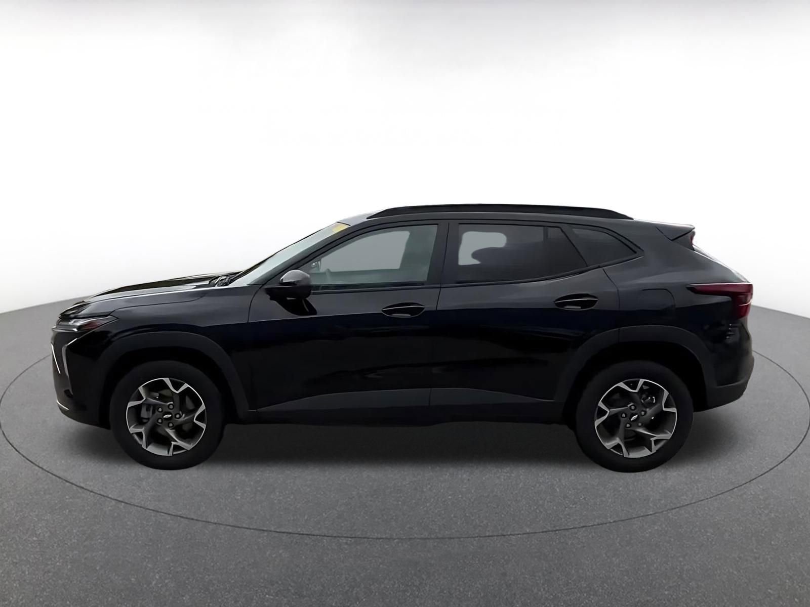 Thumbnail: 2025 Chevrolet Trax - 10