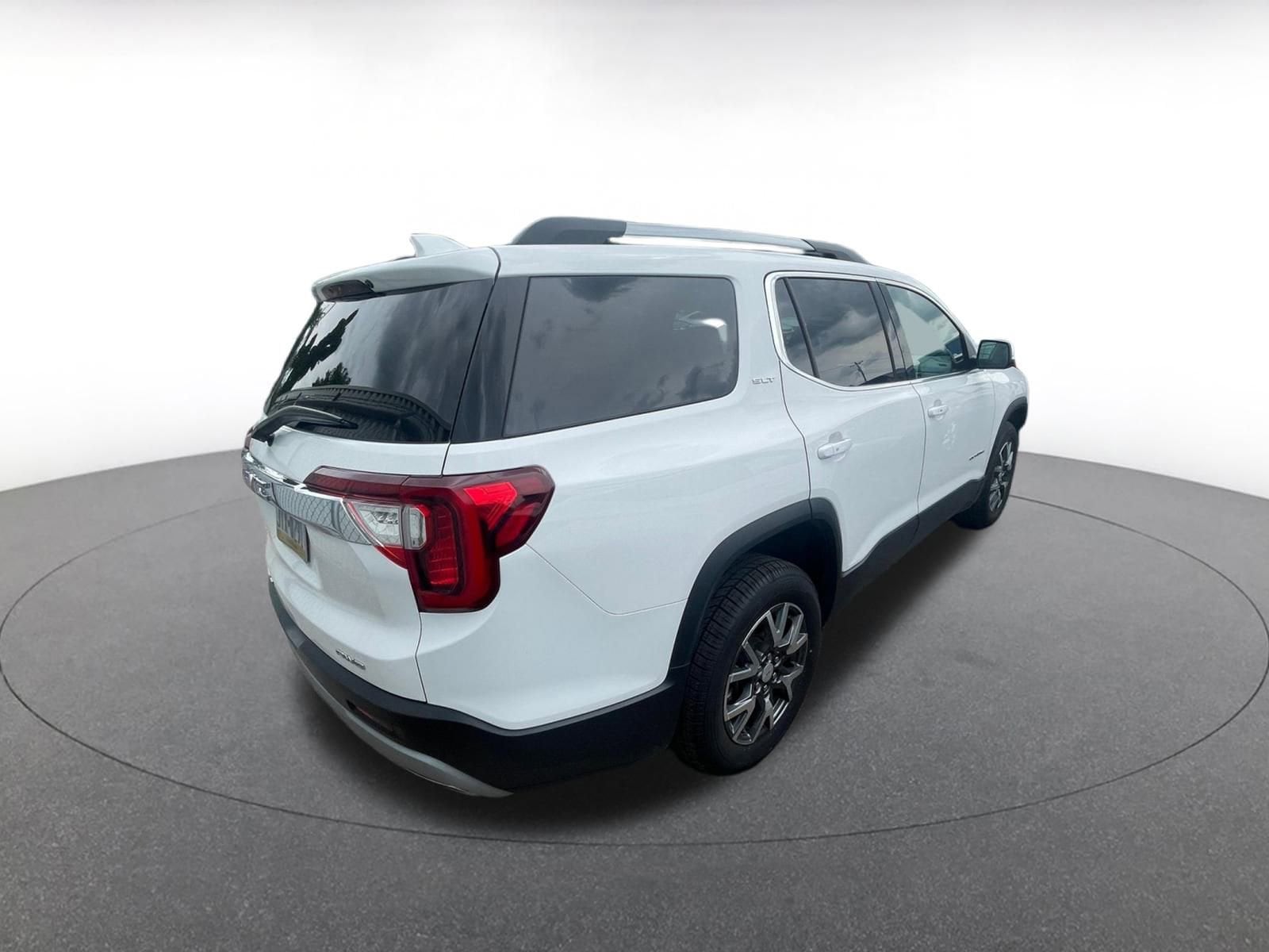 2023 GMC Acadia SLT 4