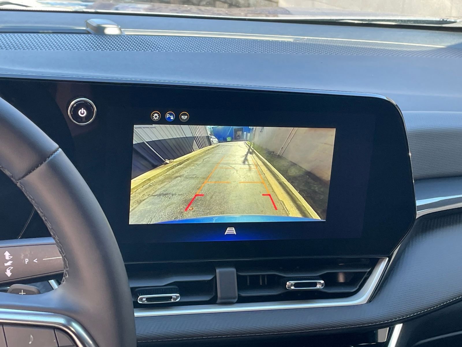 Thumbnail: 2025 Chevrolet Equinox - 17