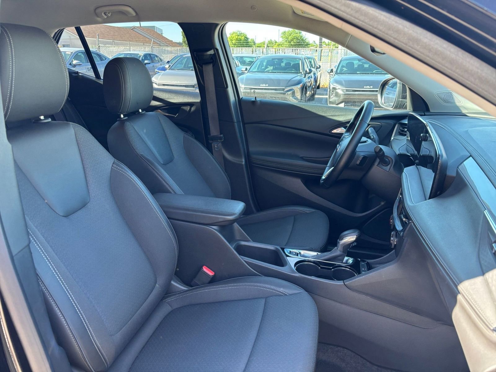 Thumbnail: 2025 Buick Encore GX - 35