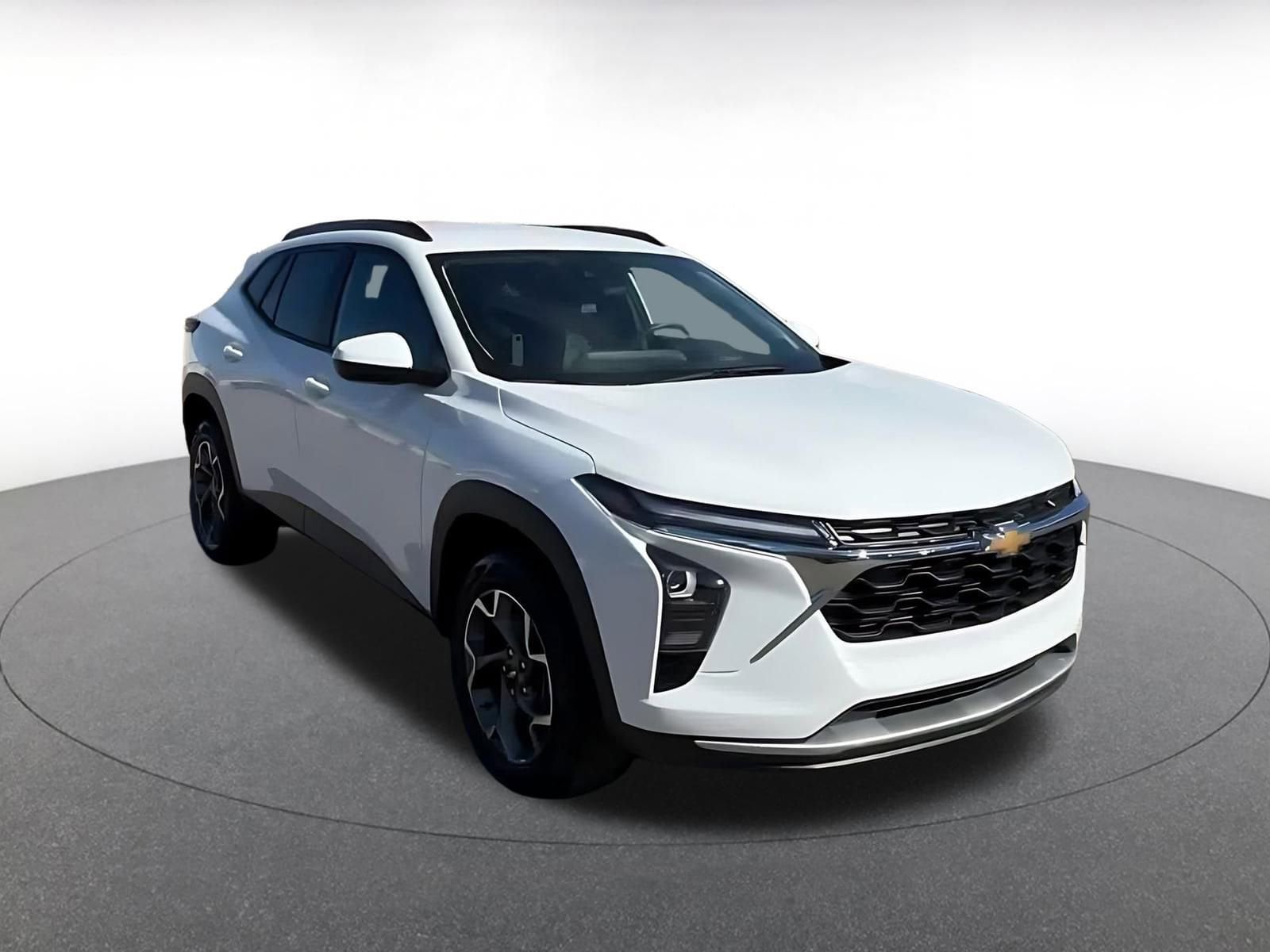 Thumbnail: 2025 Chevrolet Trax - 3