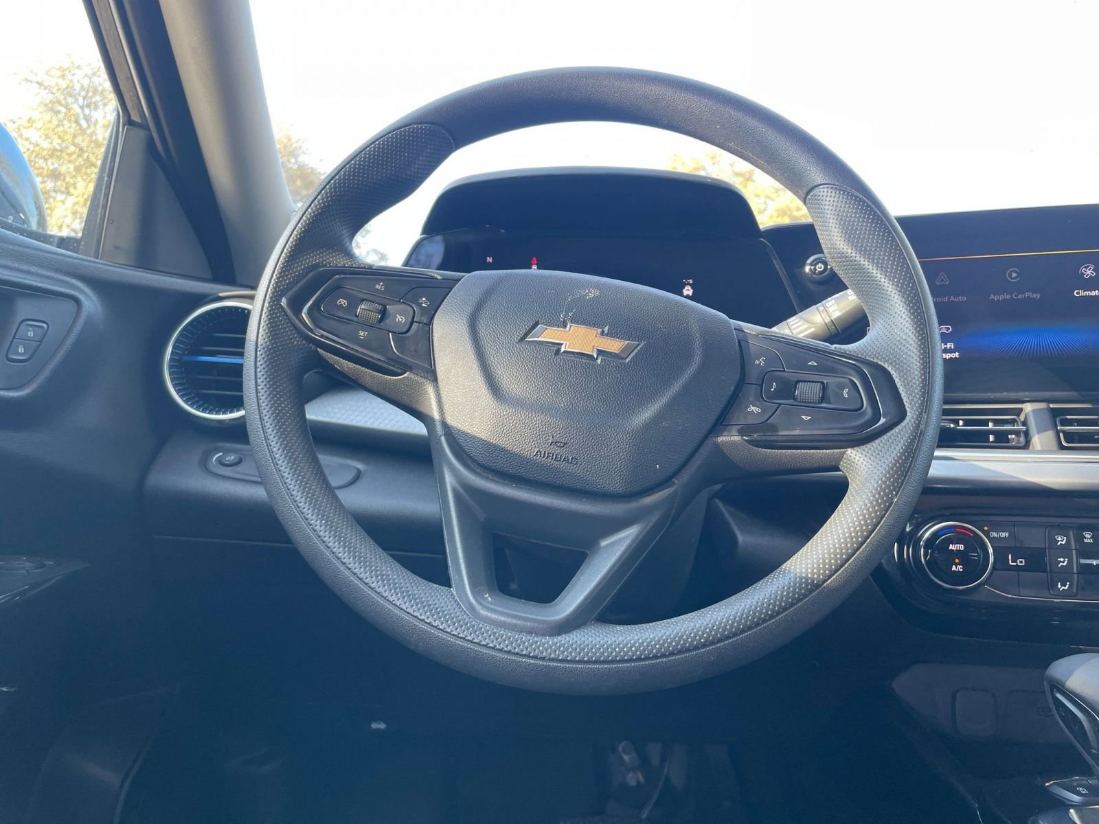 Thumbnail: 2025 Chevrolet Trax - 29