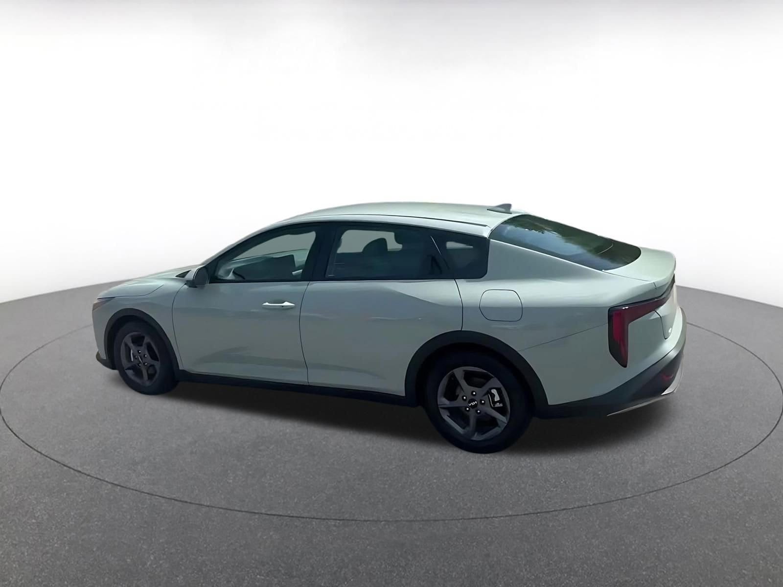 Thumbnail: 2025 Kia K4 - 10