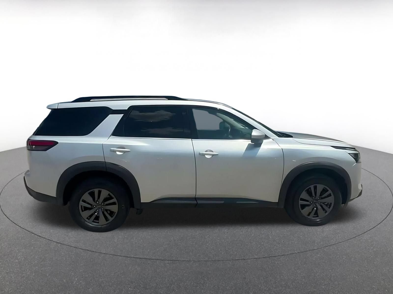 Thumbnail: 2025 Nissan Pathfinder - 16