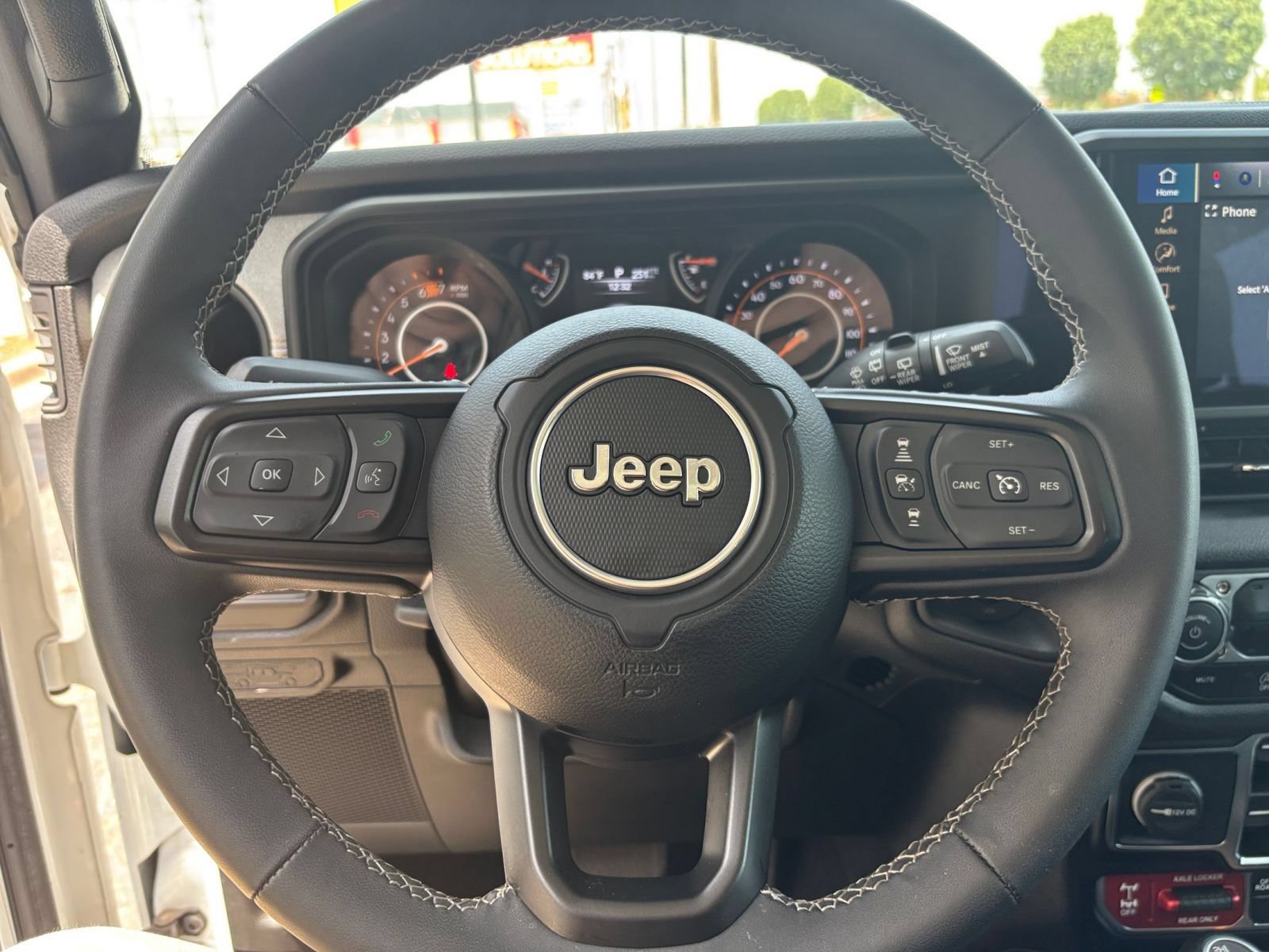 Thumbnail: 2025 Jeep Wrangler - 27