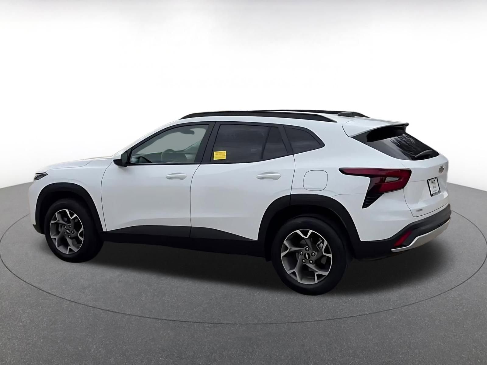 Thumbnail: 2025 Chevrolet Trax - 10