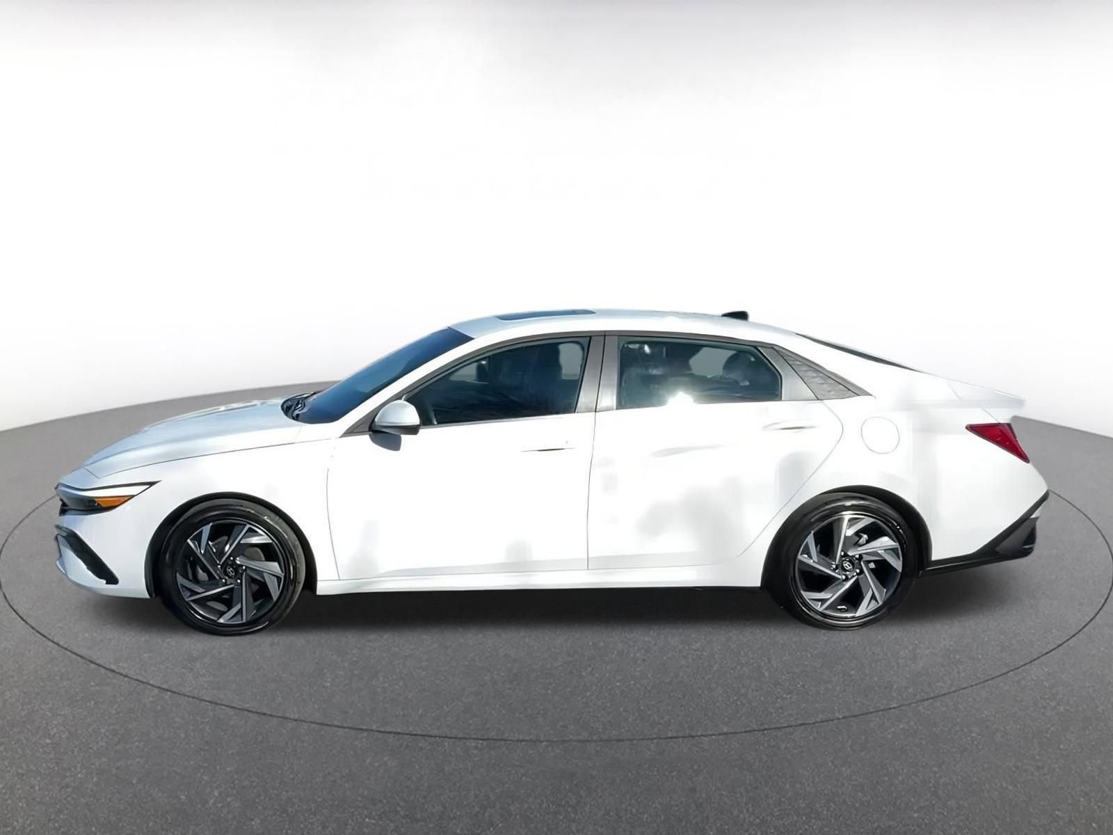 Thumbnail: 2025 Hyundai Elantra - 9