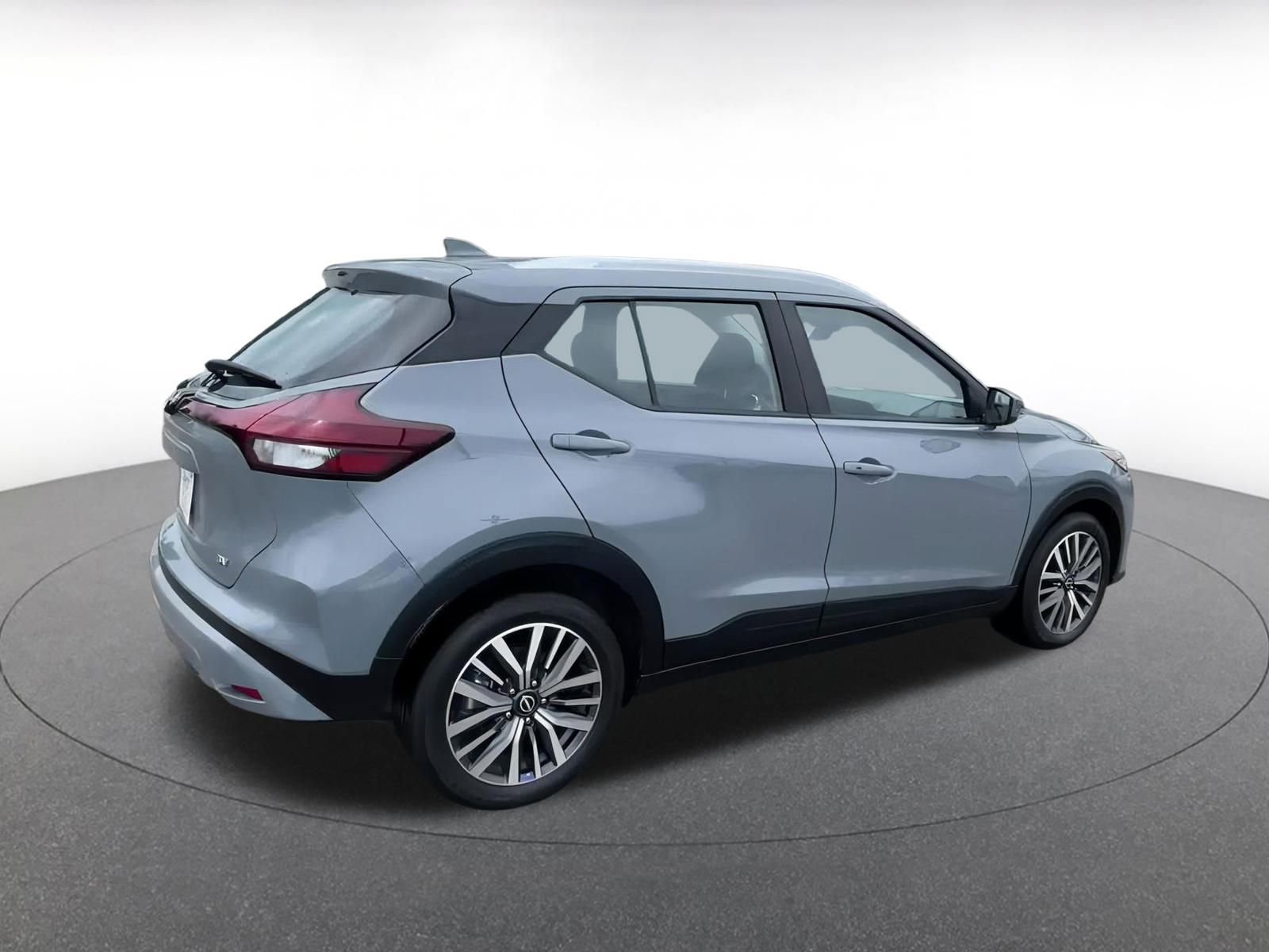 2024 Nissan Kicks SV 15