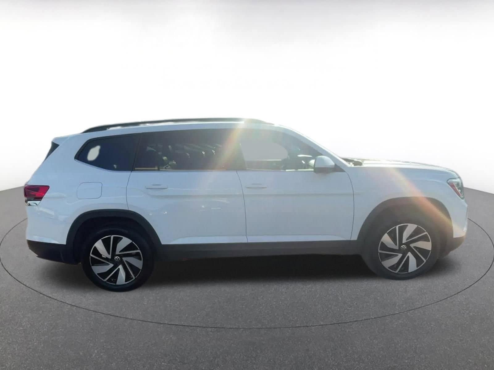 Thumbnail: 2024 Volkswagen Atlas - 16