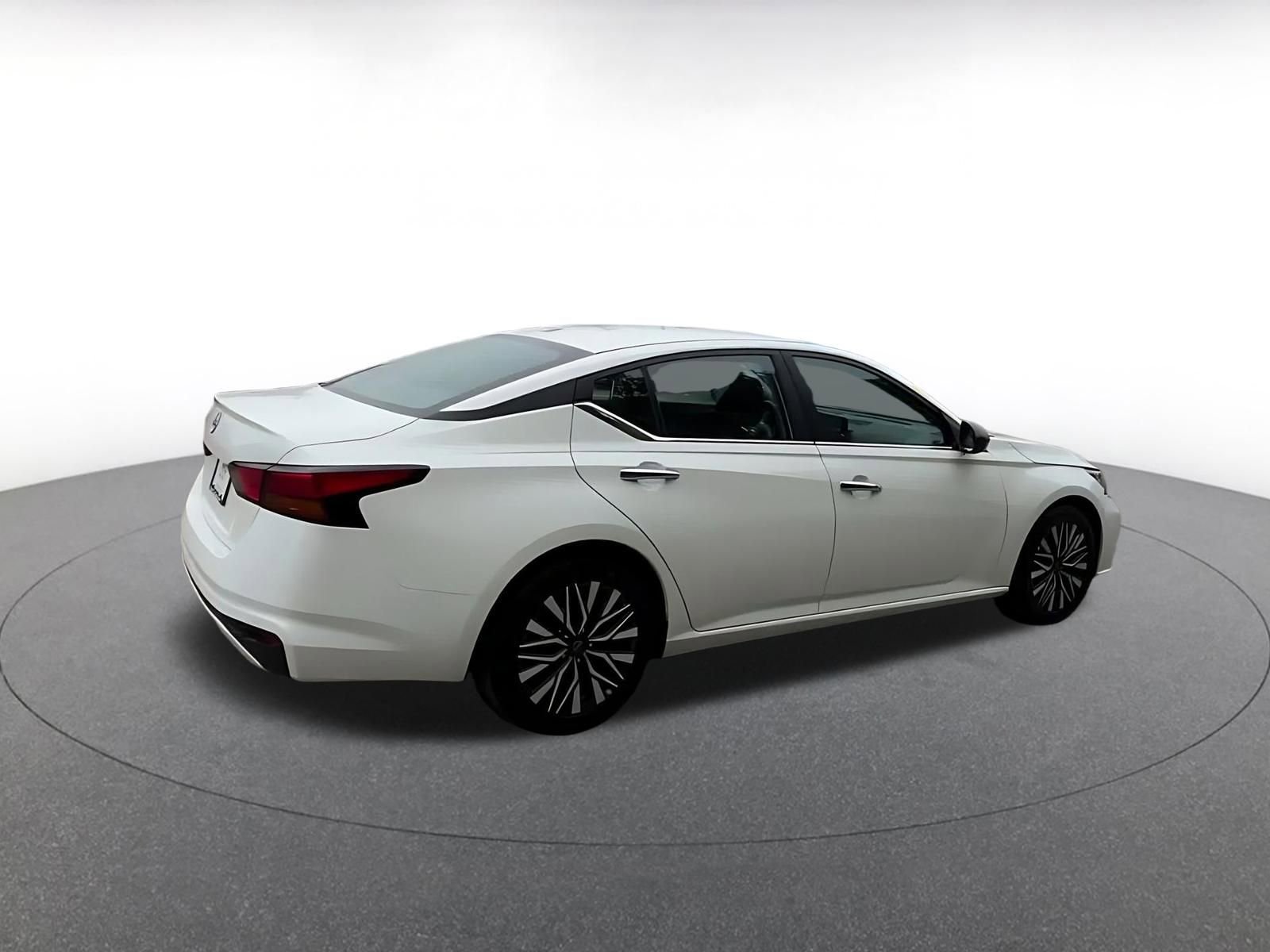Thumbnail: 2025 Nissan Altima - 15