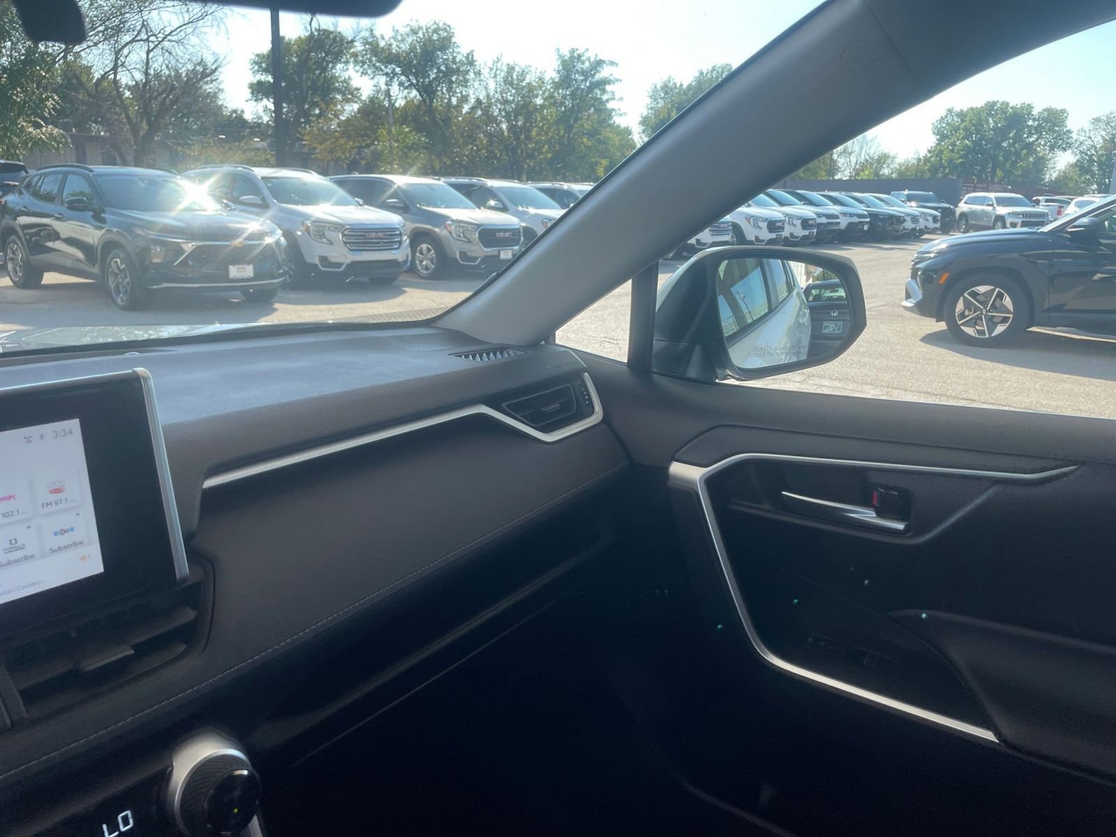 Thumbnail: 2025 Toyota RAV4 - 35