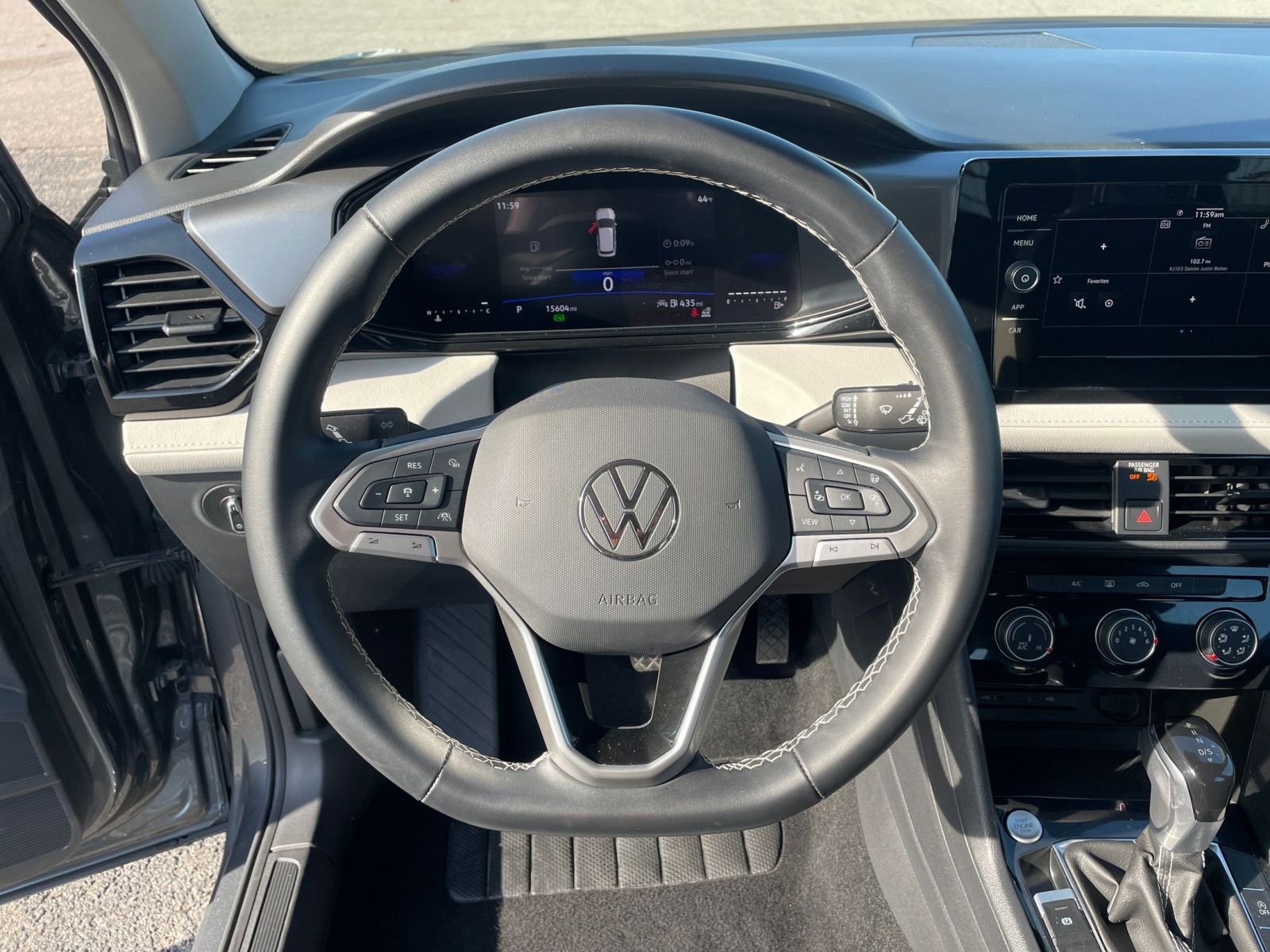 Thumbnail: 2025 Volkswagen Taos - 25