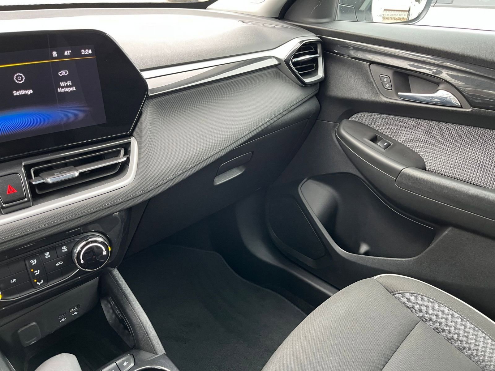 Thumbnail: 2025 Chevrolet TrailBlazer - 33