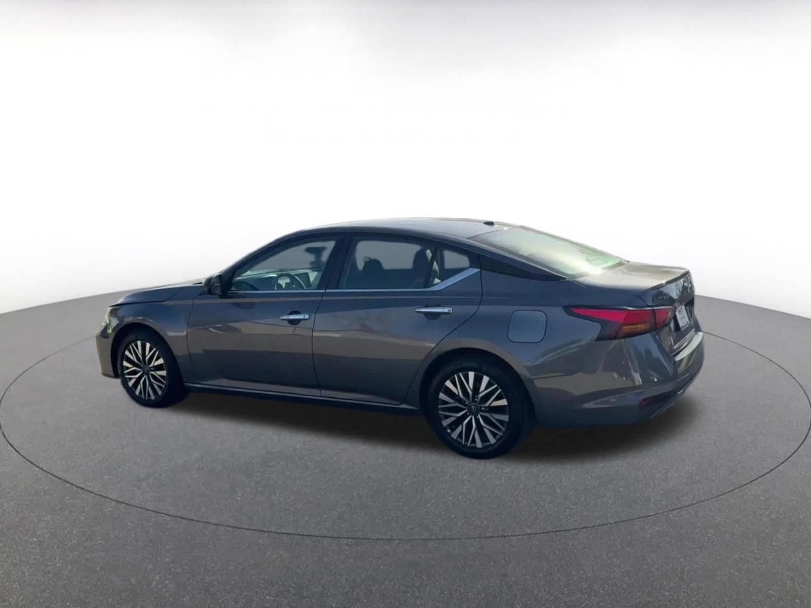 Thumbnail: 2025 Nissan Altima - 10