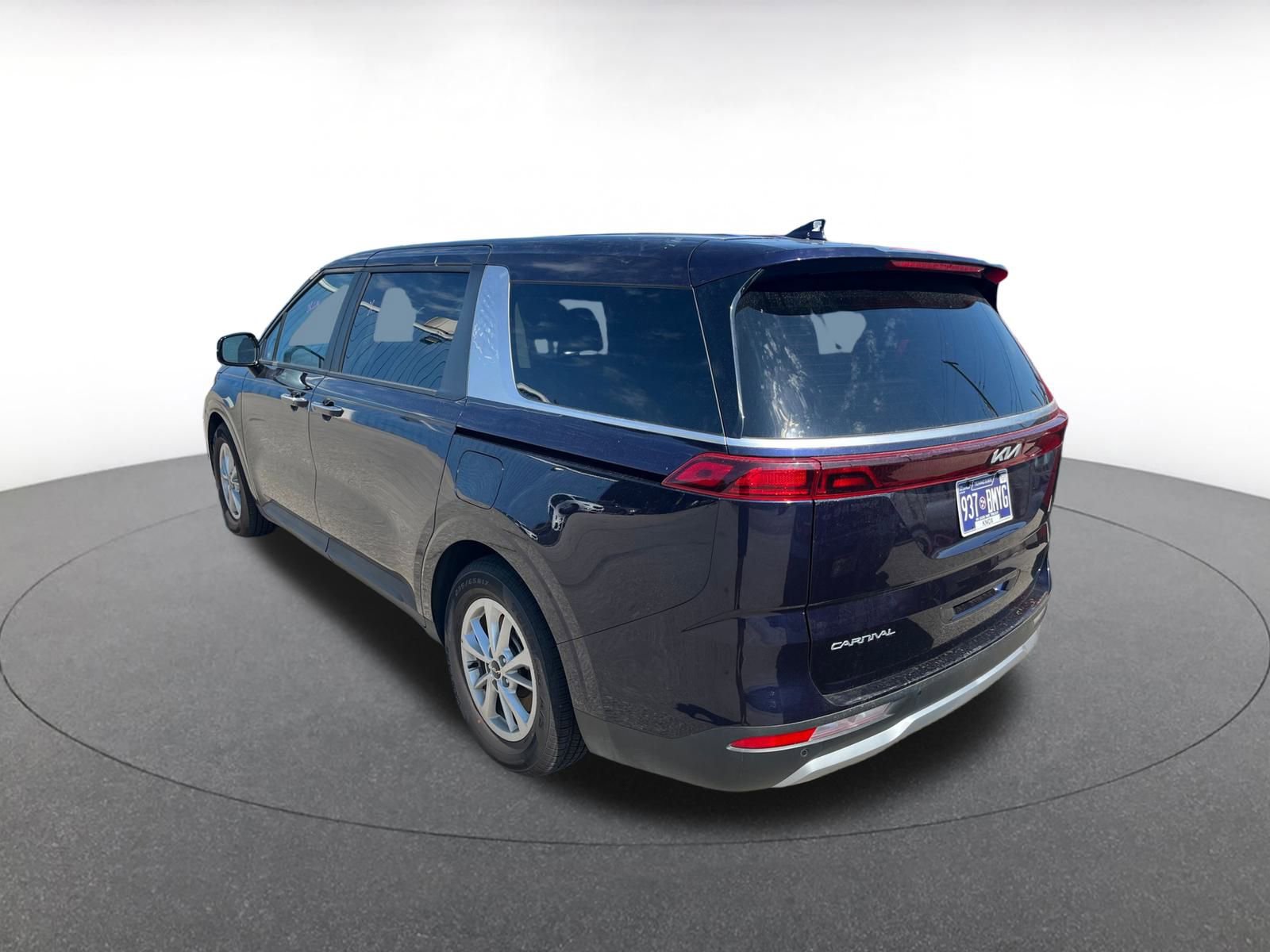 Thumbnail: 2024 Kia Carnival - 3