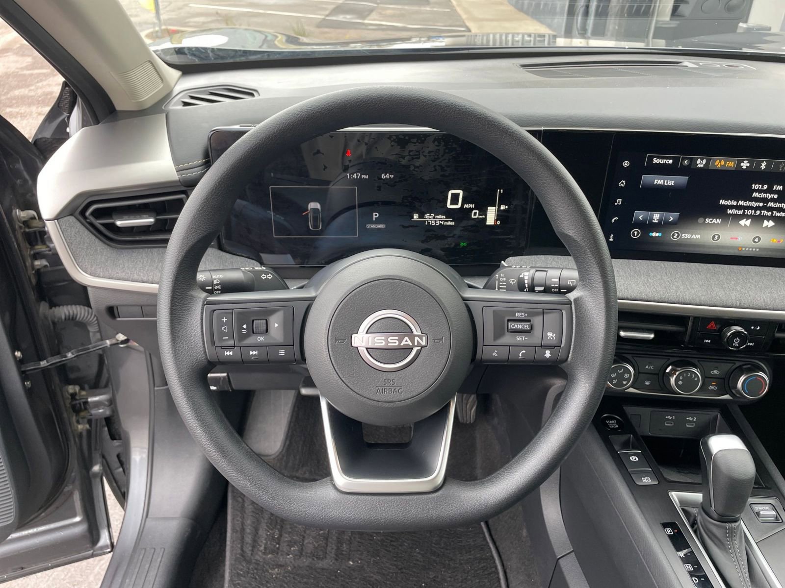 Thumbnail: 2025 Nissan Kicks - 25