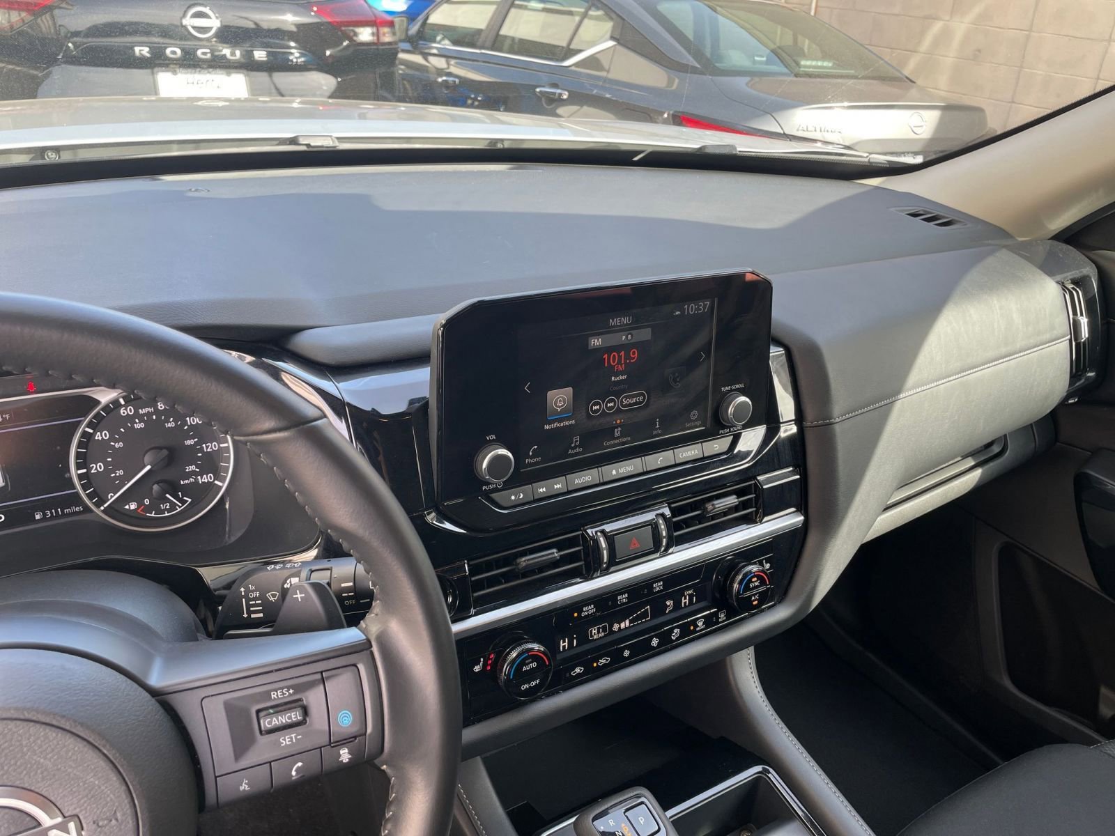 Thumbnail: 2025 Nissan Pathfinder - 17