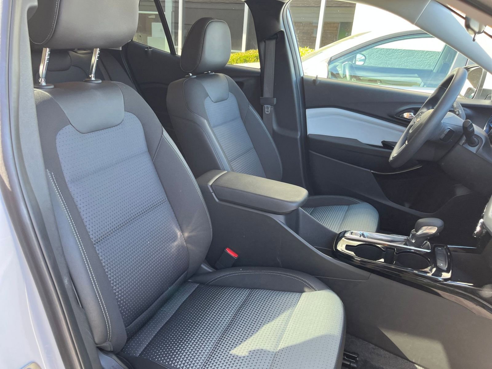 Thumbnail: 2025 Chevrolet Trax - 35