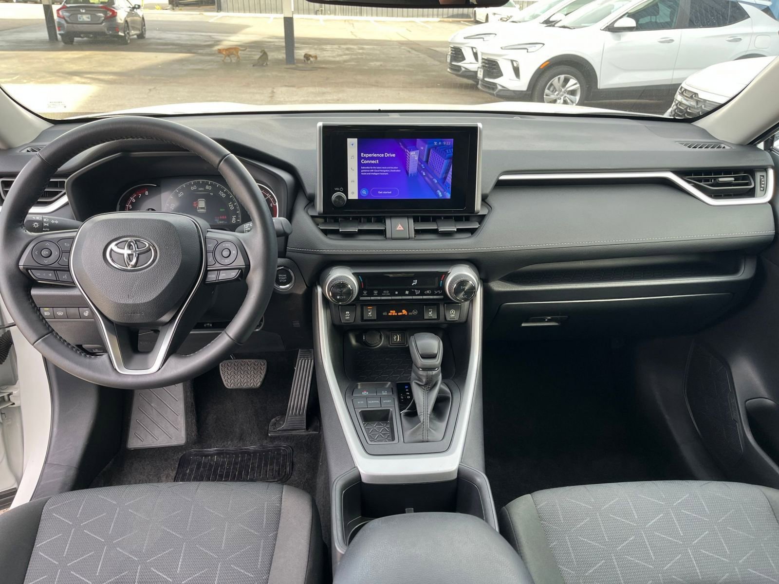 Thumbnail: 2025 Toyota RAV4 - 33