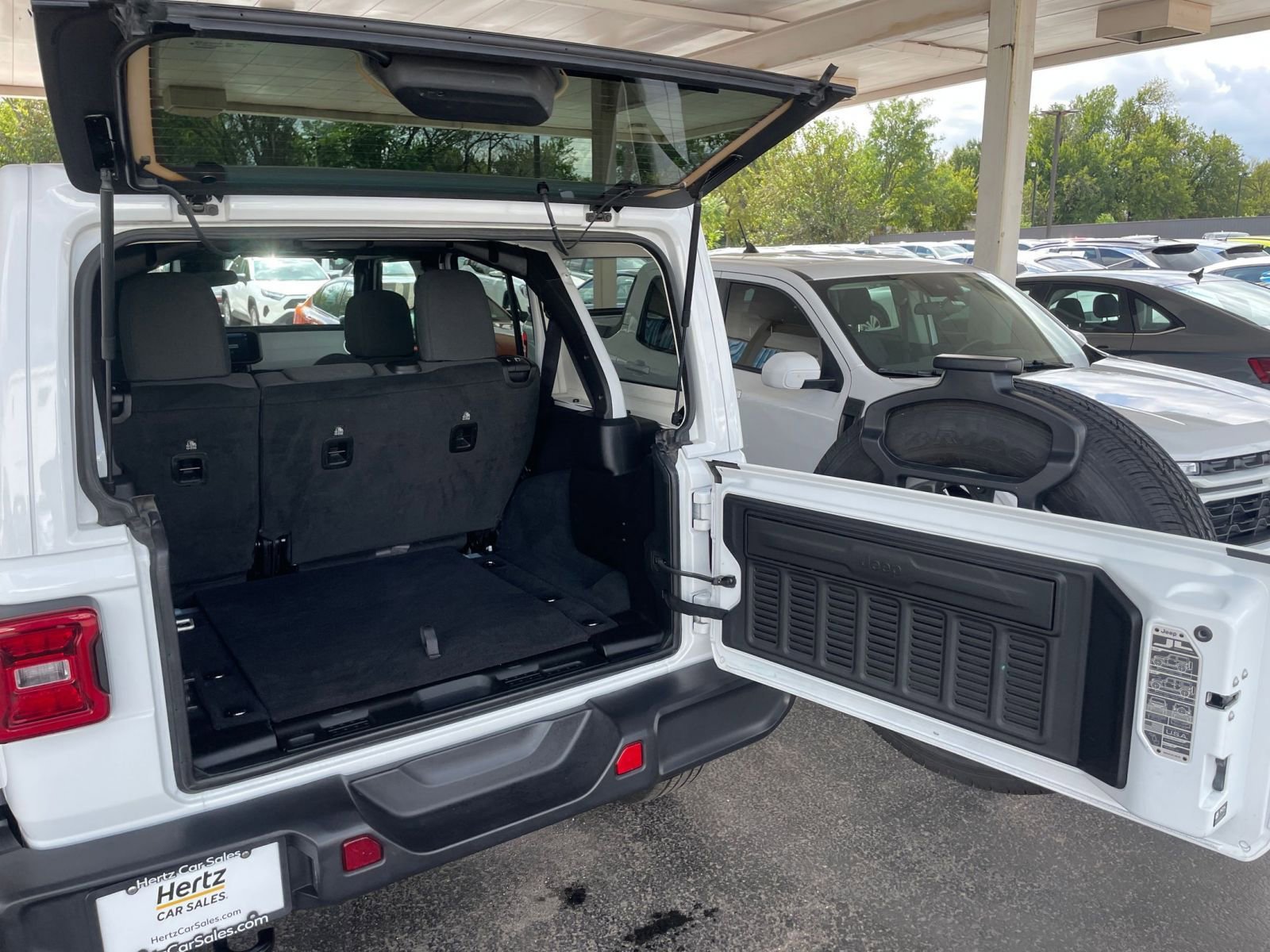 Thumbnail: 2025 Jeep Wrangler - 30