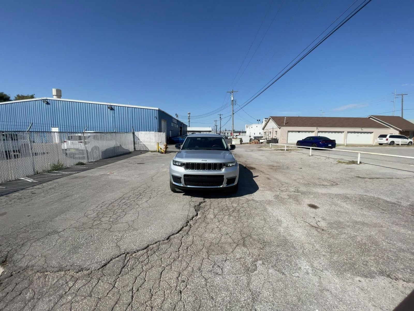 Thumbnail: 2023 Jeep Grand Cherokee - 16