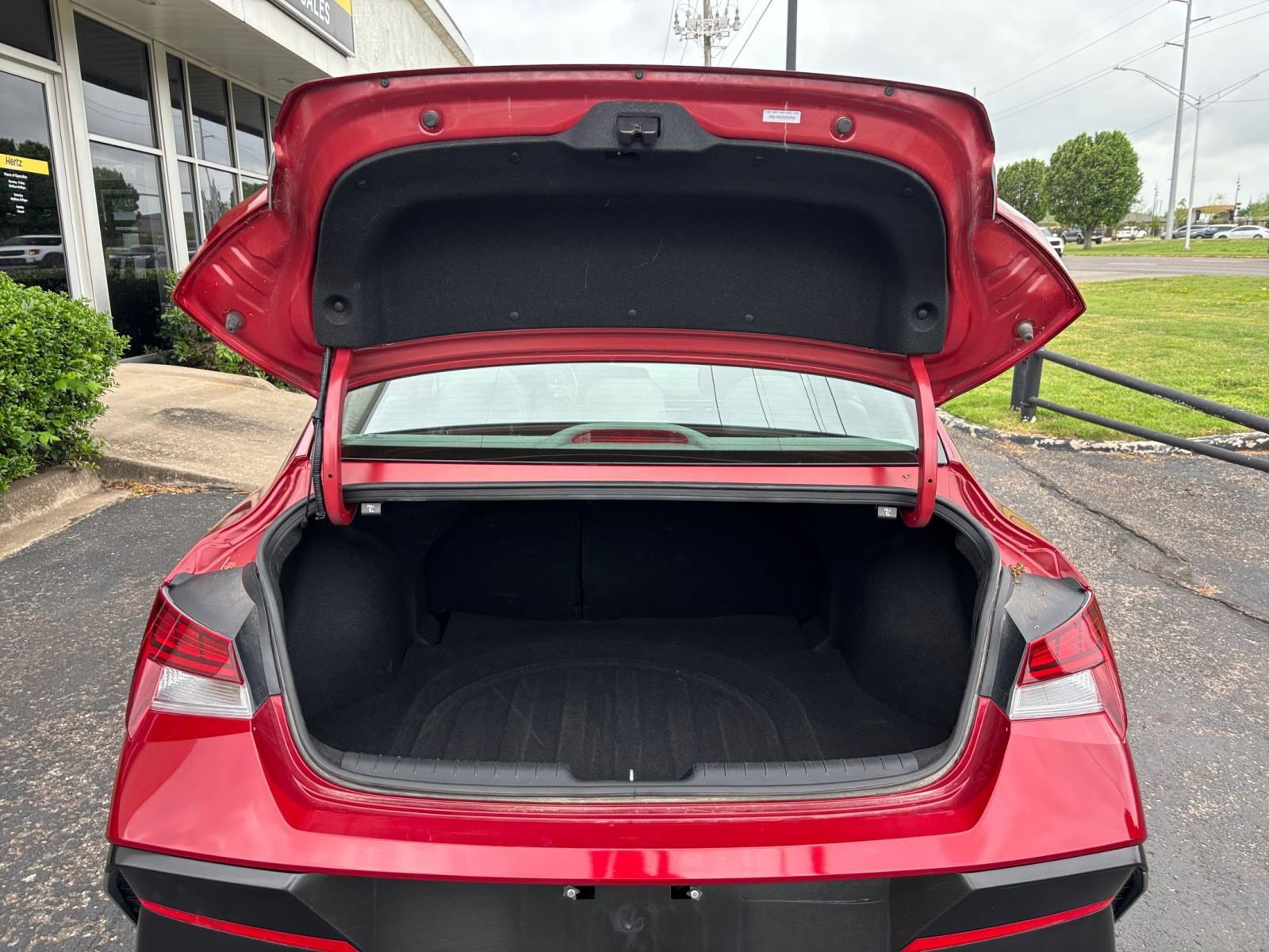 Thumbnail: 2025 Hyundai Elantra - 32