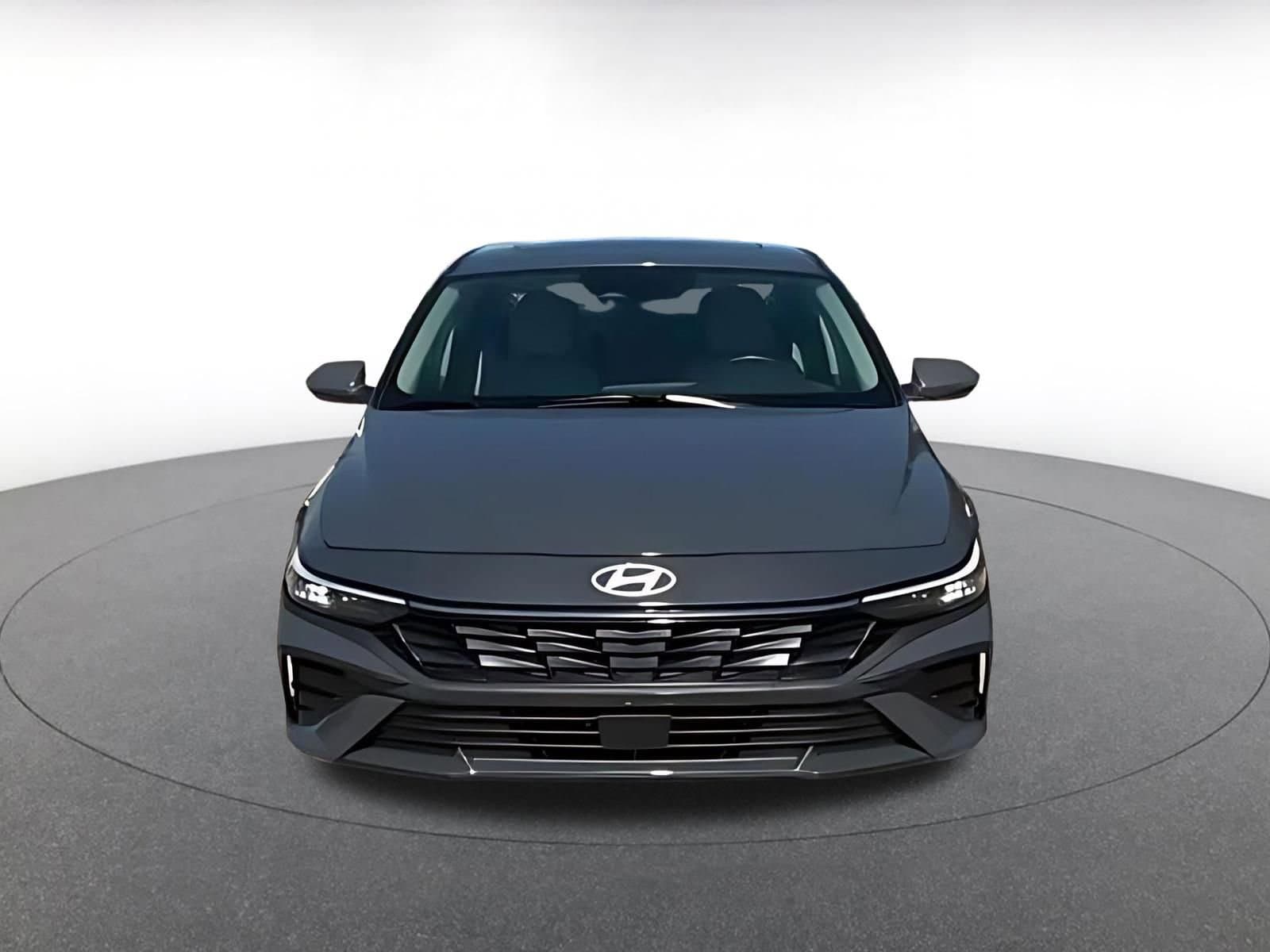 Thumbnail: 2025 Hyundai Elantra - 4