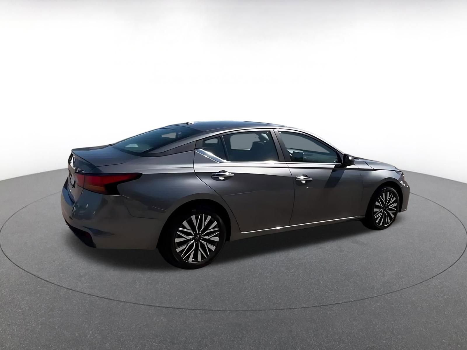 Thumbnail: 2025 Nissan Altima - 15