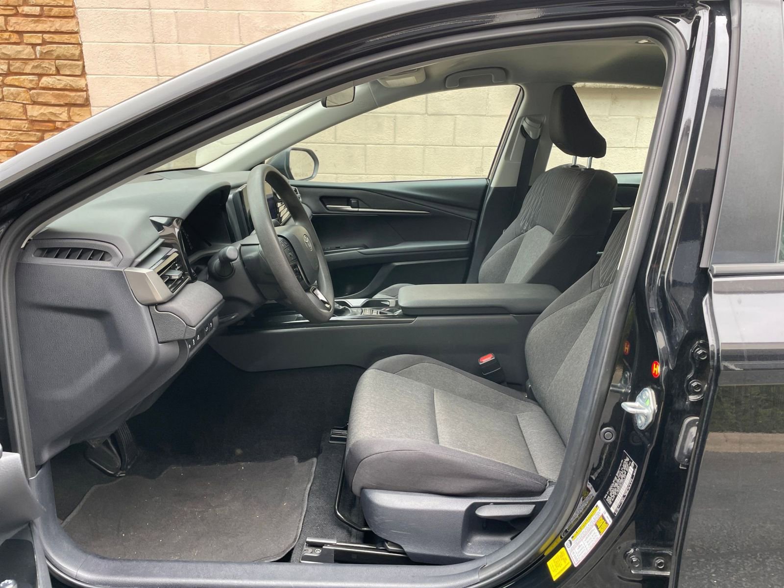 Thumbnail: 2025 Toyota Camry - 27