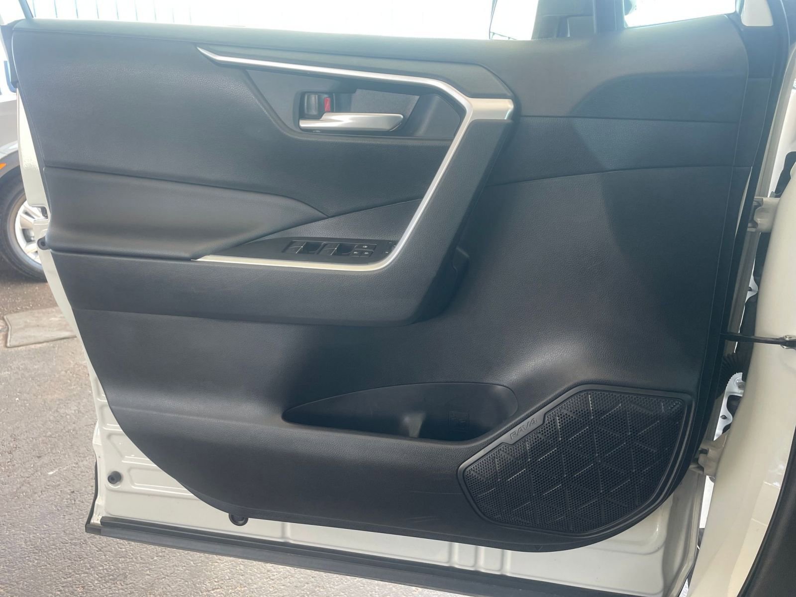 Thumbnail: 2025 Toyota RAV4 - 20