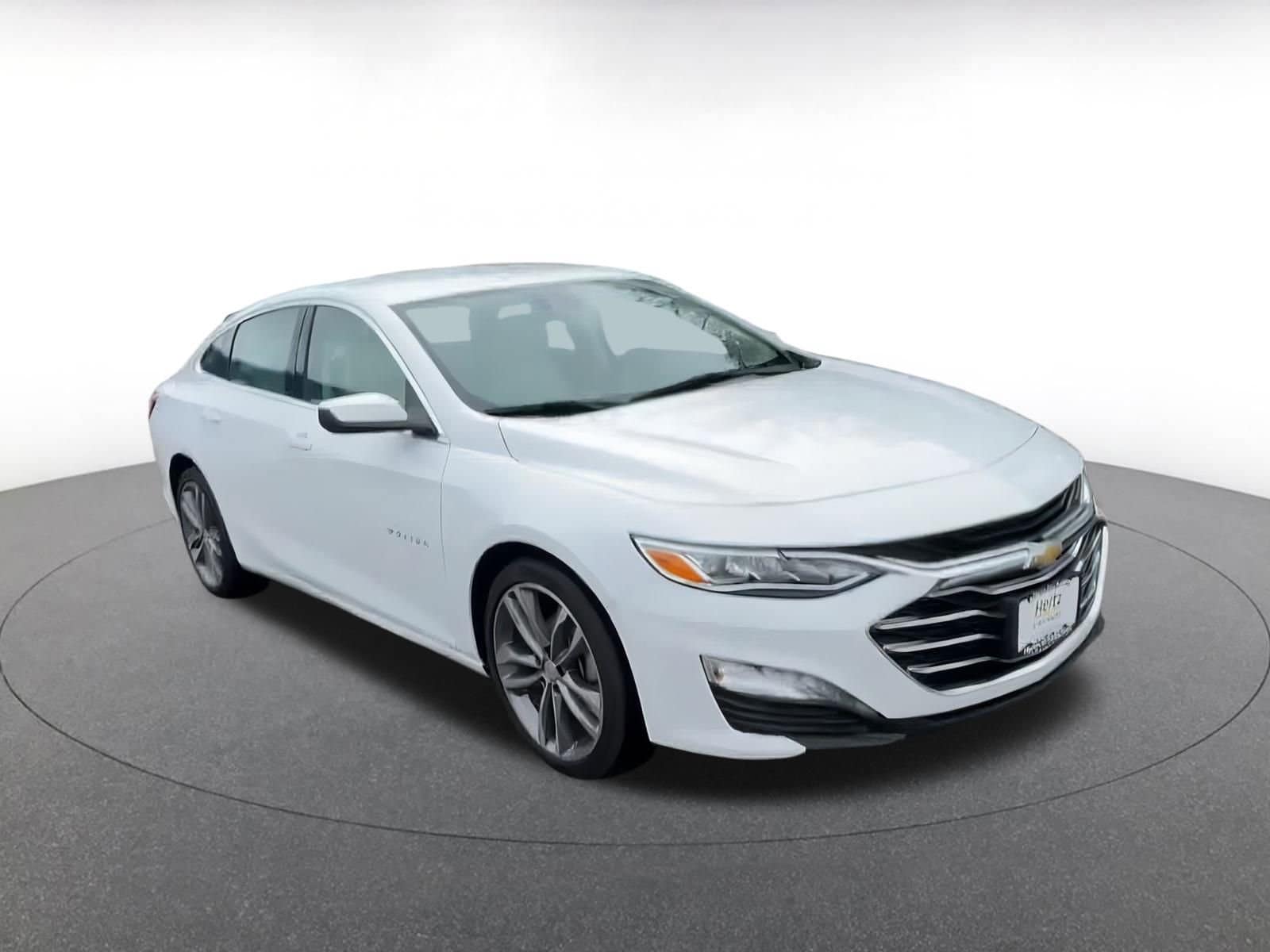 Thumbnail: 2024 Chevrolet Malibu - 3