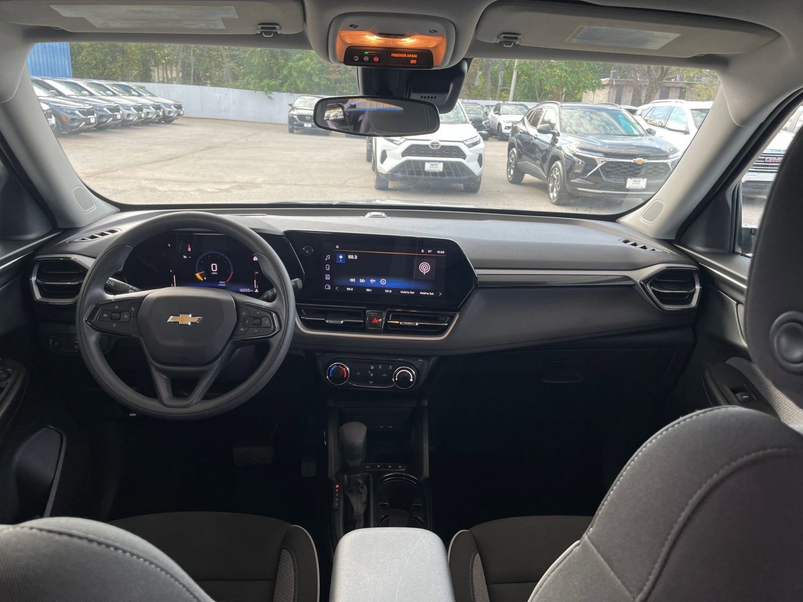 Thumbnail: 2025 Chevrolet TrailBlazer - 31