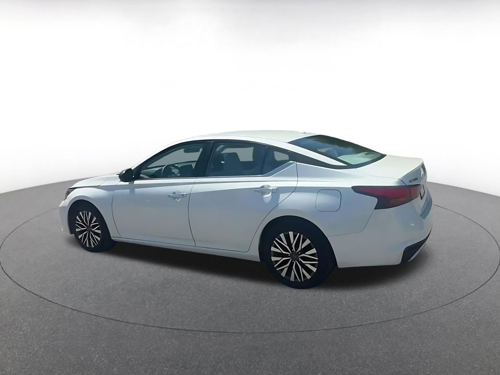 Thumbnail: 2025 Nissan Altima - 10