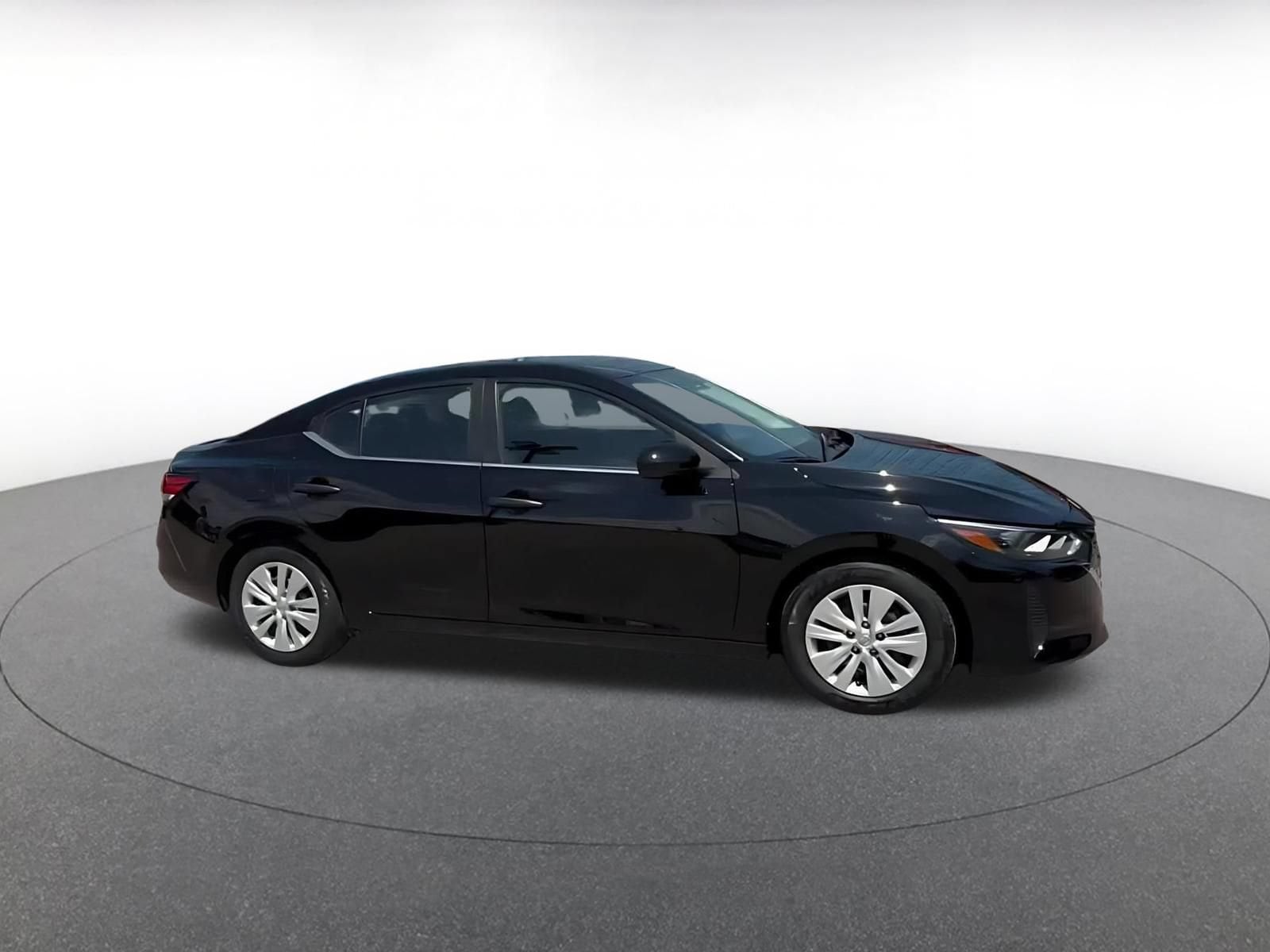 Thumbnail: 2025 Nissan Sentra - 2