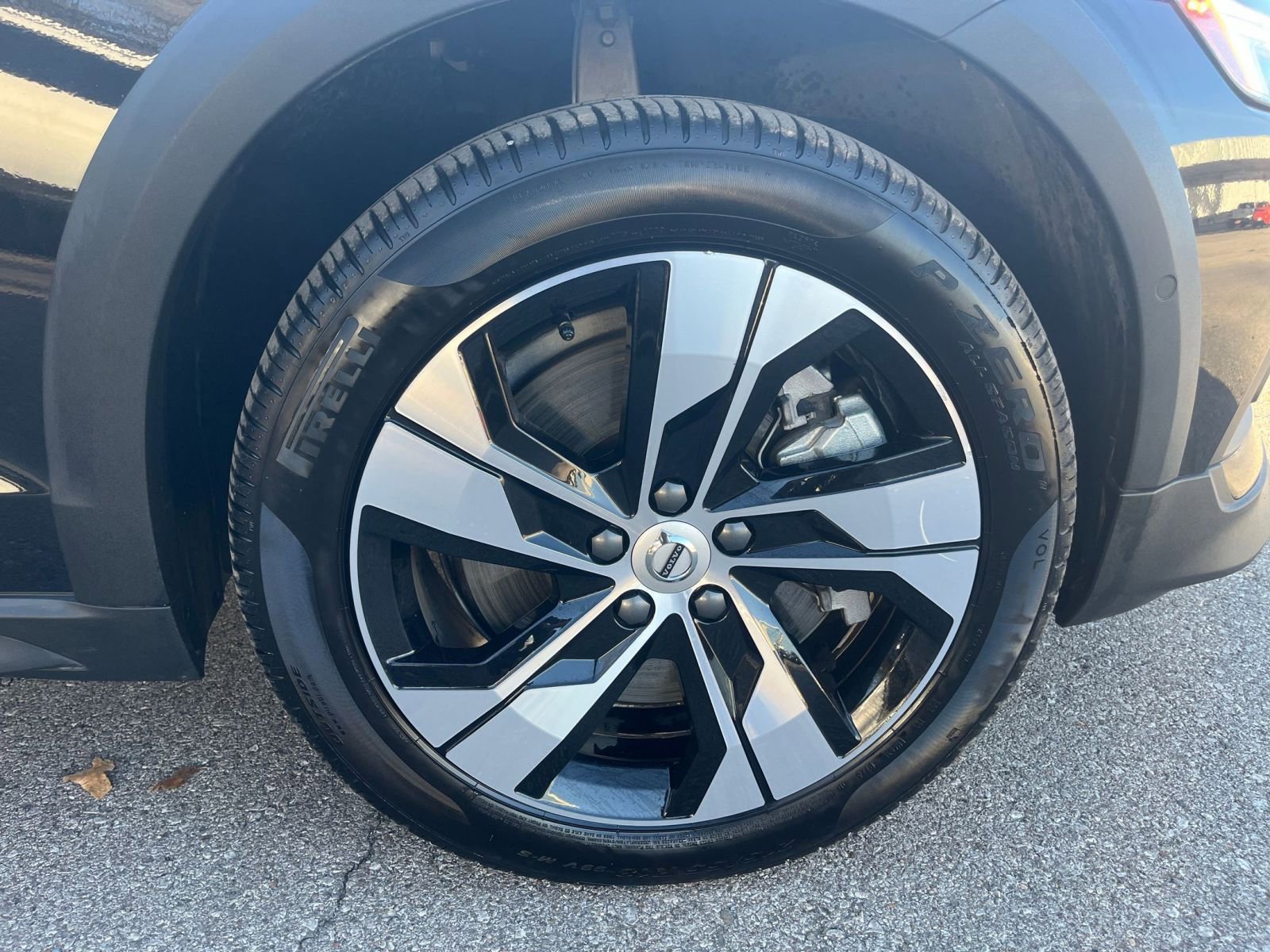 Thumbnail: 2025 Volvo S60 - 31