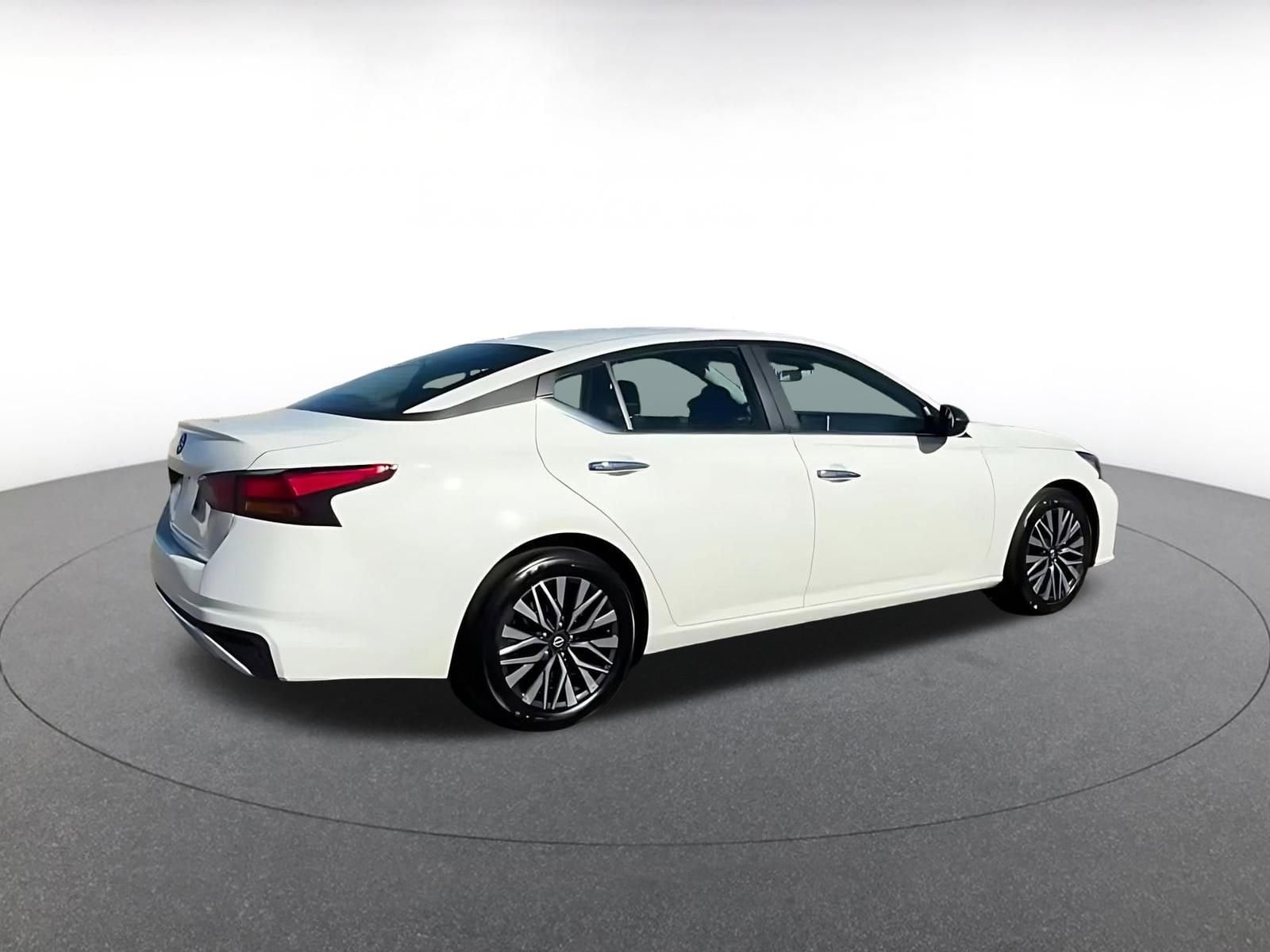 Thumbnail: 2025 Nissan Altima - 15