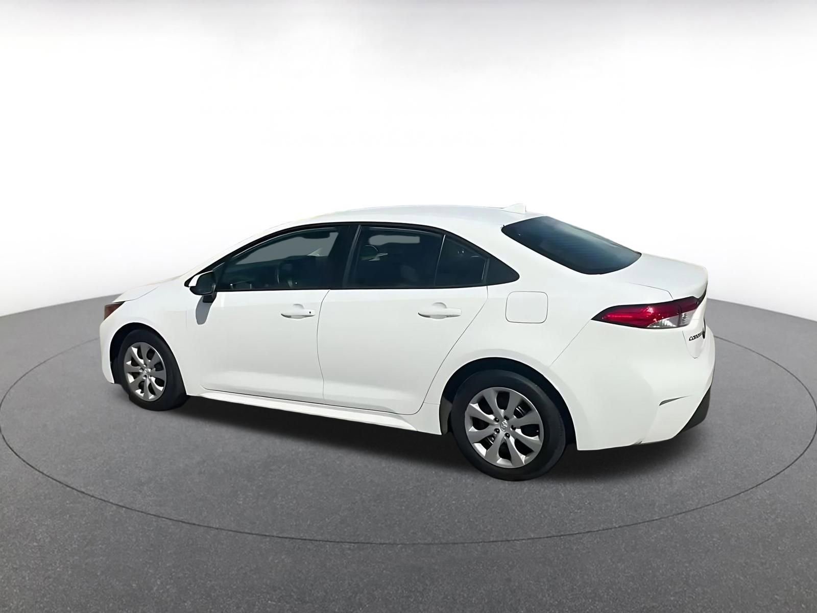 Thumbnail: 2025 Toyota Corolla - 10