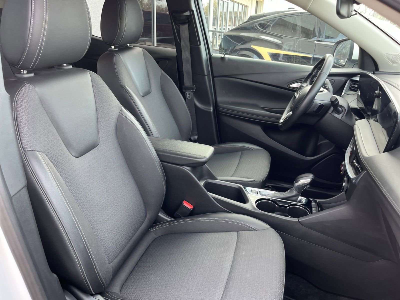 Thumbnail: 2025 Buick Encore GX - 35