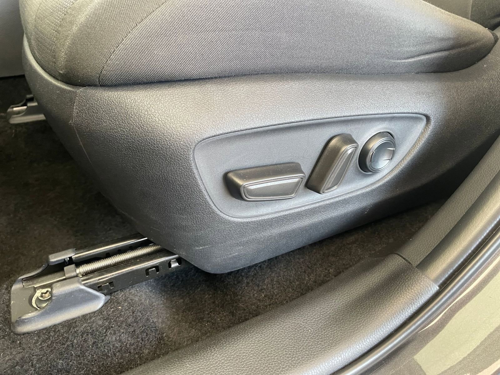 Thumbnail: 2025 Toyota RAV4 - 23