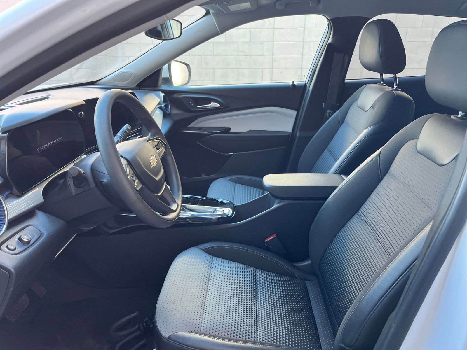 Thumbnail: 2025 Chevrolet Trax - 25